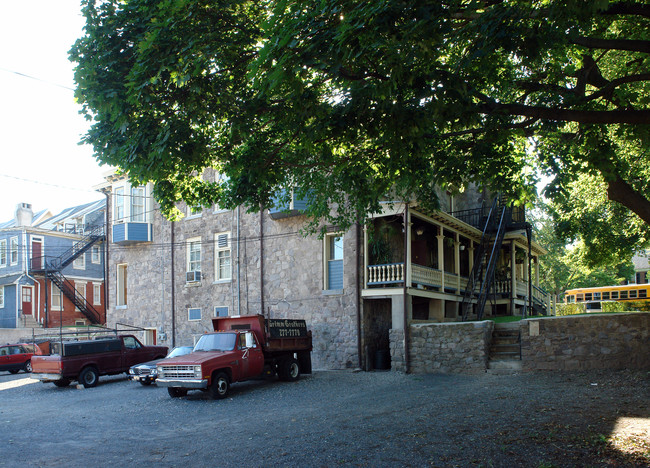 837 - 839 Swede St in Norristown, PA - Building Photo - Building Photo