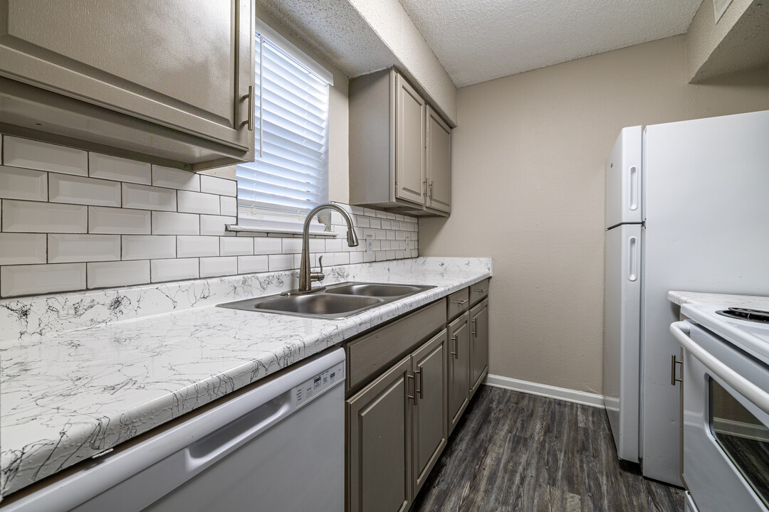 Parks on Taylor Apartment Homes in Sherman, TX - Building Photo