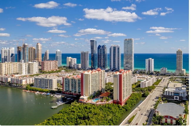 16909 N Bay Rd, Unit 1 in Sunny Isles Beach, FL - Building Photo - Building Photo