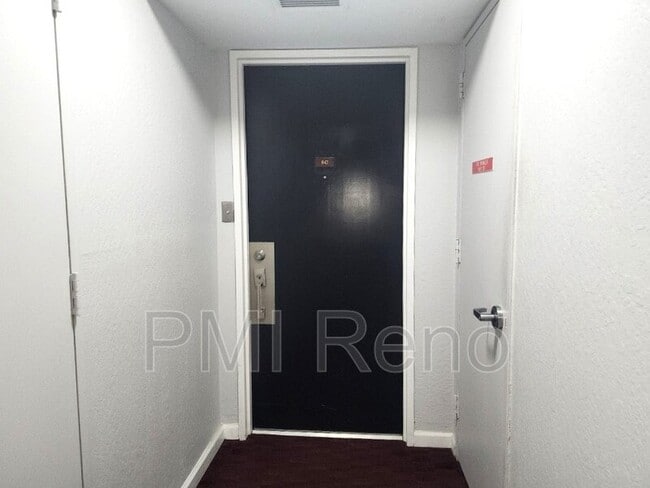 100 N Arlington Ave in Reno, NV - Building Photo - Building Photo