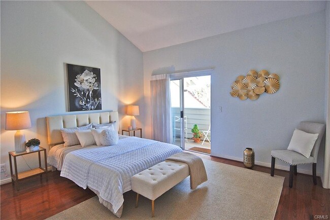 property at 27 Tiburon Ct