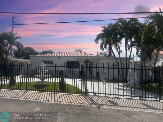 4630 NW 5th St in Miami, FL - Building Photo