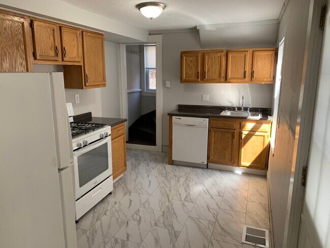 22 Greylock Rd, Unit 1 in Boston, MA - Building Photo - Building Photo