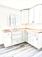 525 Sycamore Pl, Unit 1 in Inglewood, CA - Foto de edificio - Building Photo