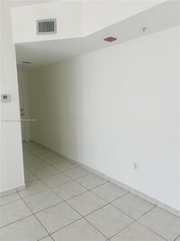 17405 NW 75th Pl in Hialeah, FL - Building Photo - Building Photo