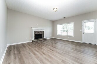 2307 Santa Anna Ct SE in Conyers, GA - Foto de edificio - Building Photo