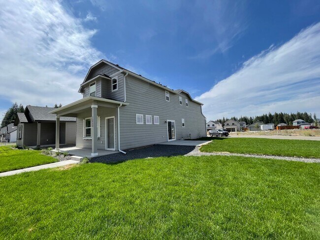 12959 N Cliffside Pkwy in Hayden Lake, ID - Building Photo - Building Photo