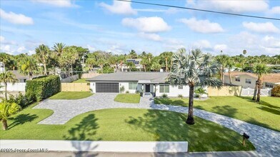 300 Oak St in Melbourne Beach, FL - Building Photo - Building Photo