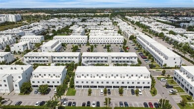10300 NW 66th St, Unit 305 in Doral, FL - Building Photo - Building Photo