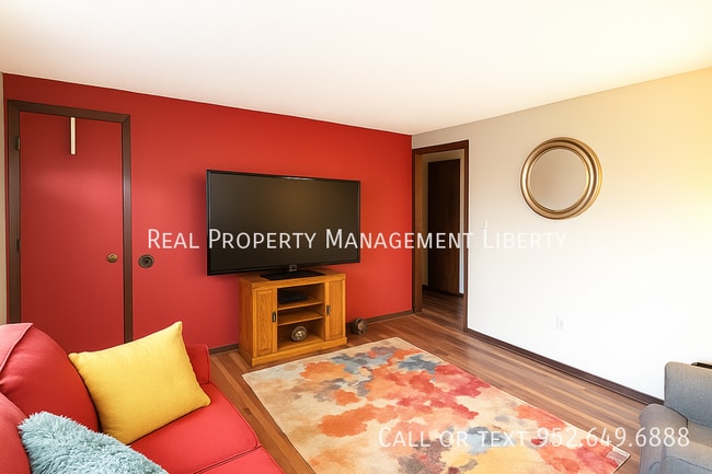 217 9th St in Jordan, MN - Building Photo - Building Photo