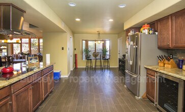 1333 E Donner Dr in Tempe, AZ - Building Photo - Building Photo