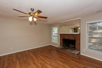 2328 Torrington Ln in Charlotte, NC - Building Photo - Building Photo