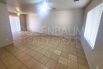 8585 W Santa Cruz Blvd in Arizona City, AZ - Building Photo - Building Photo