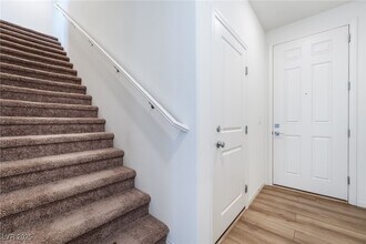 9092 Nostrand Ave in Las Vegas, NV - Building Photo - Building Photo