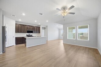 809 Russet Rock Dr in Austin, TX - Building Photo - Building Photo