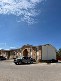 Regency Square Apartments in Odessa, TX - Building Photo - Building Photo