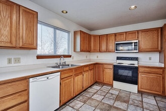 3323 S Andes St in Aurora, CO - Building Photo - Building Photo