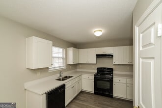 1156 Misty Meadows Ln in Hampton, GA - Building Photo - Building Photo