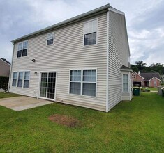 2233 Blakers Blvd in Bluffton, SC - Foto de edificio - Building Photo