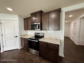 3640 Alta Lakes Blvd in Jacksonville, FL - Building Photo - Building Photo