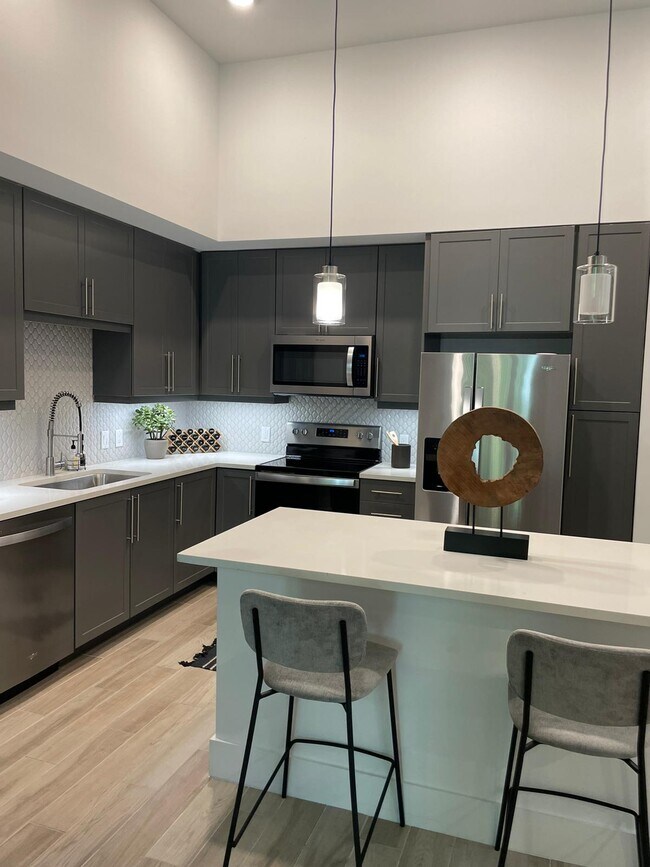 10510 NW 78th Ter Apartments and Nearby Doral Apartments For Rent