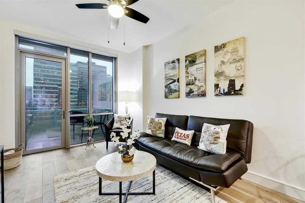 222 West Ave in Austin, TX - Building Photo