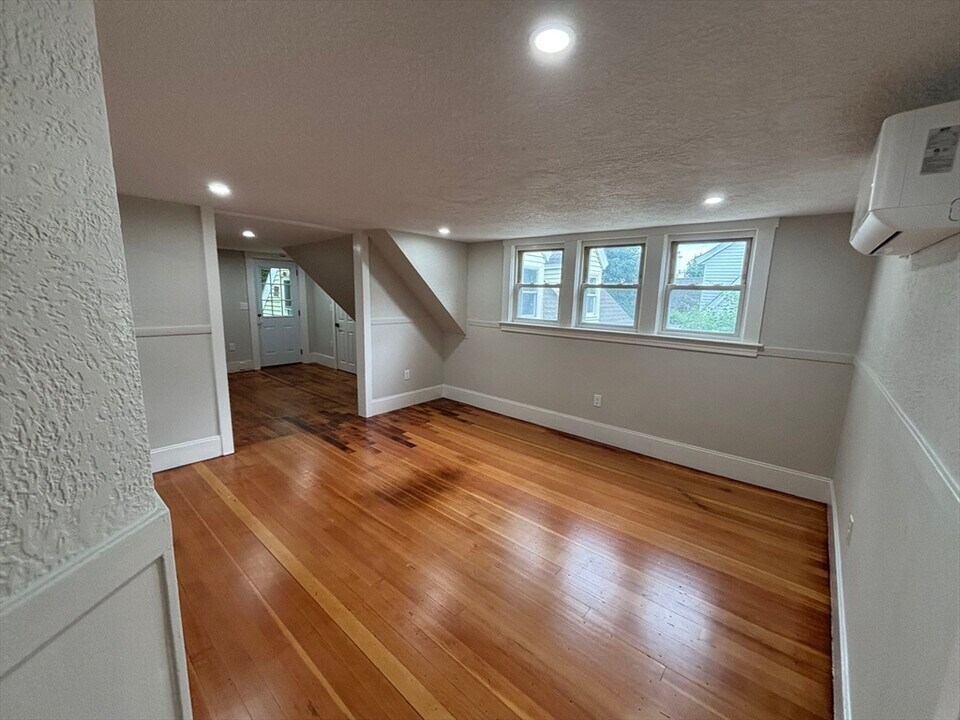 22 Pleasant St in Fitchburg, MA - Building Photo