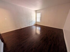 4402 Mammoth Ave in Los Angeles, CA - Building Photo - Building Photo