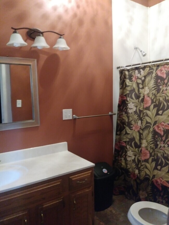 466 Dayton St in Cincinnati, OH - Foto de edificio - Building Photo