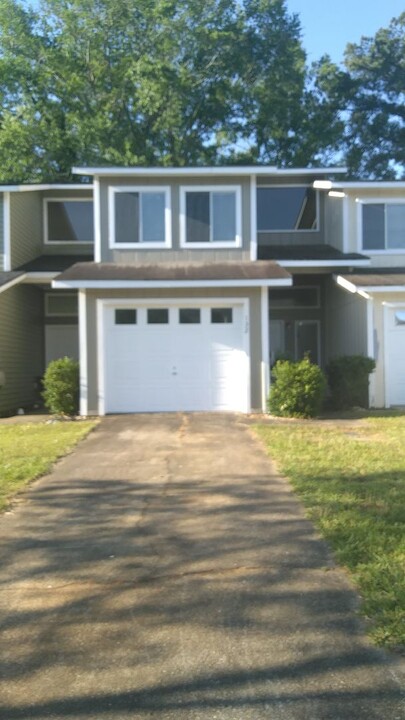 152 Woodfield Pl in Enterprise, AL - Building Photo