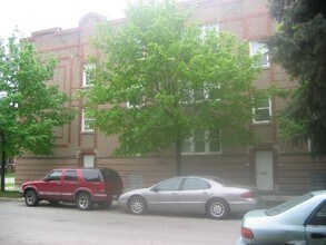 5601 W Wabansia St in Chicago, IL - Building Photo - Building Photo