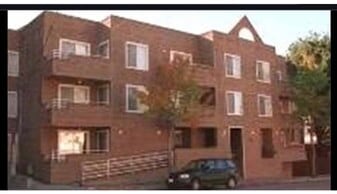 2901 MacArthur Blvd, Unit 207 in Oakland, CA - Building Photo