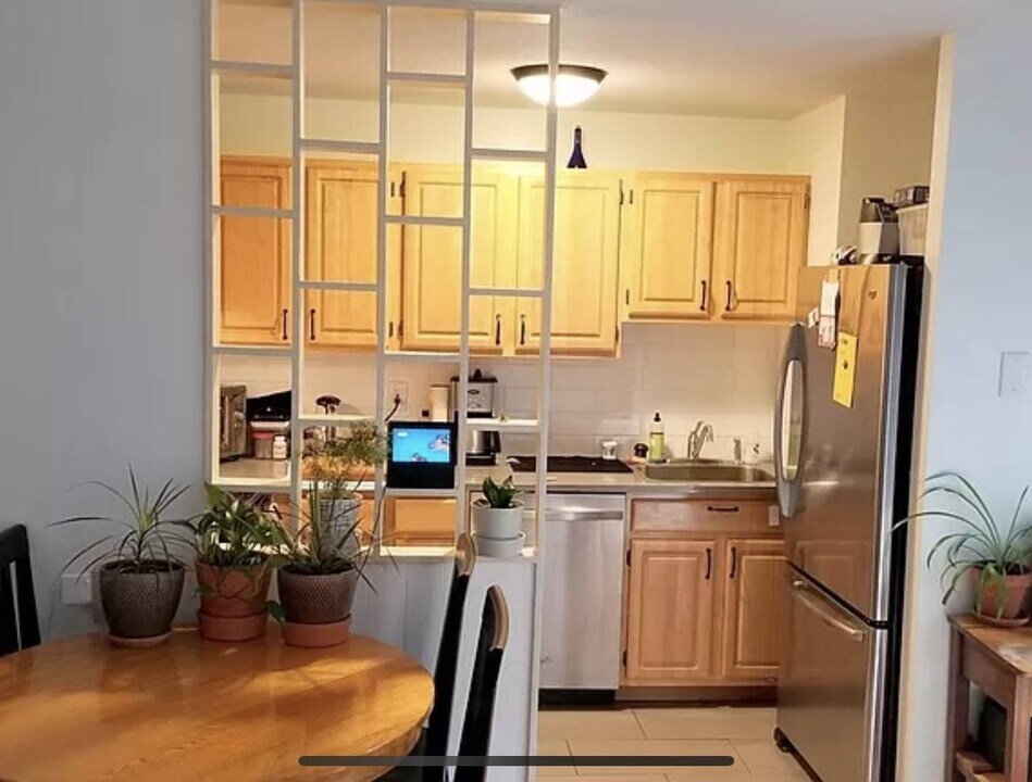 121 Trapelo Rd, Unit 21 in Belmont, MA - Building Photo