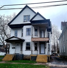 1622 Howard Ave in Utica, NY - Foto de edificio - Building Photo