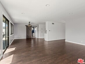 7630 W 91st St in Los Angeles, CA - Building Photo - Building Photo