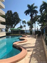 1430 Brickell Bay Dr-Unit -702 in Miami, FL - Building Photo - Building Photo