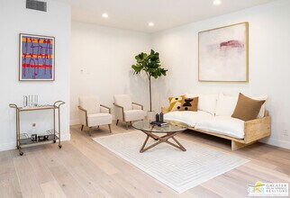 717 Orlando Ave in Los Angeles, CA - Building Photo - Building Photo