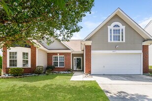 5811 Briggs Dr in Charlotte, NC - Building Photo