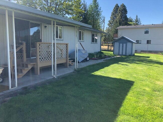 807 Poplar St in Cove, OR - Building Photo - Building Photo