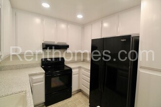 10225 Caminito Cuervo in San Diego, CA - Building Photo - Building Photo