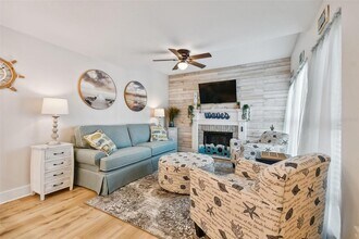315 Medallion Blvd, Unit E in North Redington Beach, FL - Building Photo - Building Photo