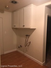 4917 Orchid Way in Sacramento, CA - Building Photo - Building Photo