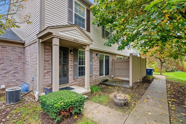 3034 Forest Creek Ct in Ann Arbor, MI - Building Photo - Building Photo