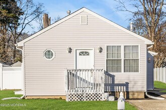 315 Elizabeth Ave in Toms River, NJ - Building Photo - Building Photo