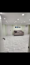 46 Cherry Ln, Unit B1 in Hempstead, NY - Building Photo - Building Photo