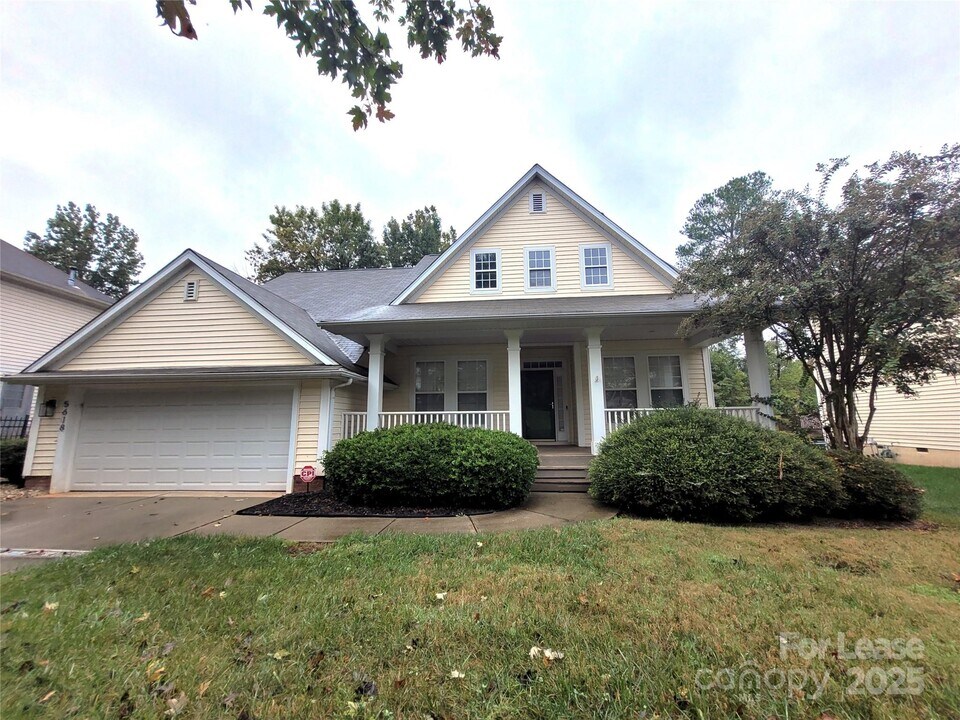 5618 Branthurst Dr in Charlotte, NC - Building Photo