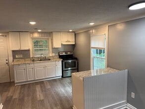 1110 Wright St in Griffin, GA - Building Photo - Building Photo