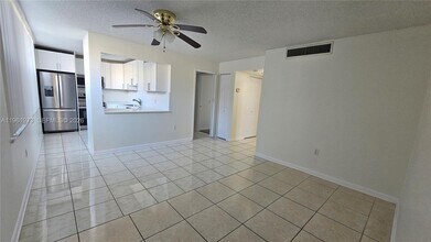 9480 Tangerine Pl in Davie, FL - Building Photo - Building Photo