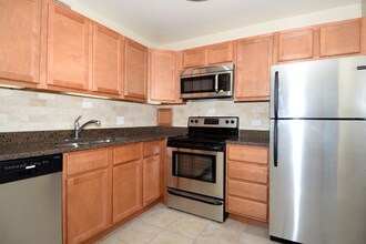 55 W Chestnut St-Unit -1003 in Chicago, IL - Building Photo - Building Photo