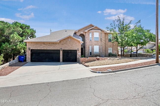 918 Bellacumbre Dr